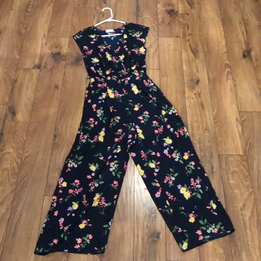 Floral jumper short sleeve v neck
